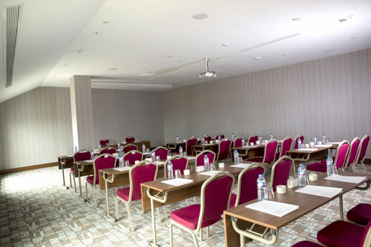 Ramada By Wyndham Sakarya Hendek Ξενοδοχείο Εξωτερικό φωτογραφία