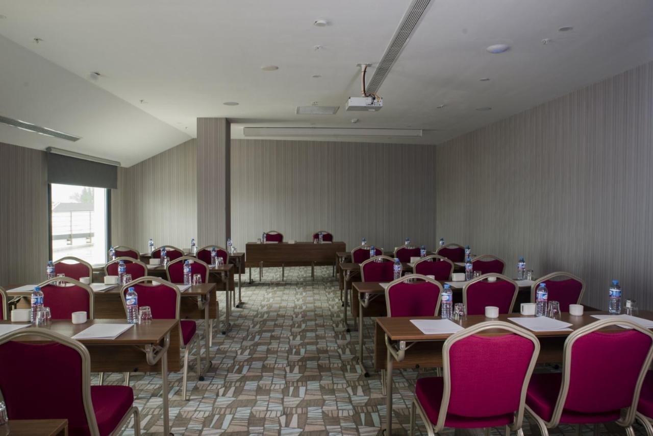 Ramada By Wyndham Sakarya Hendek Ξενοδοχείο Εξωτερικό φωτογραφία